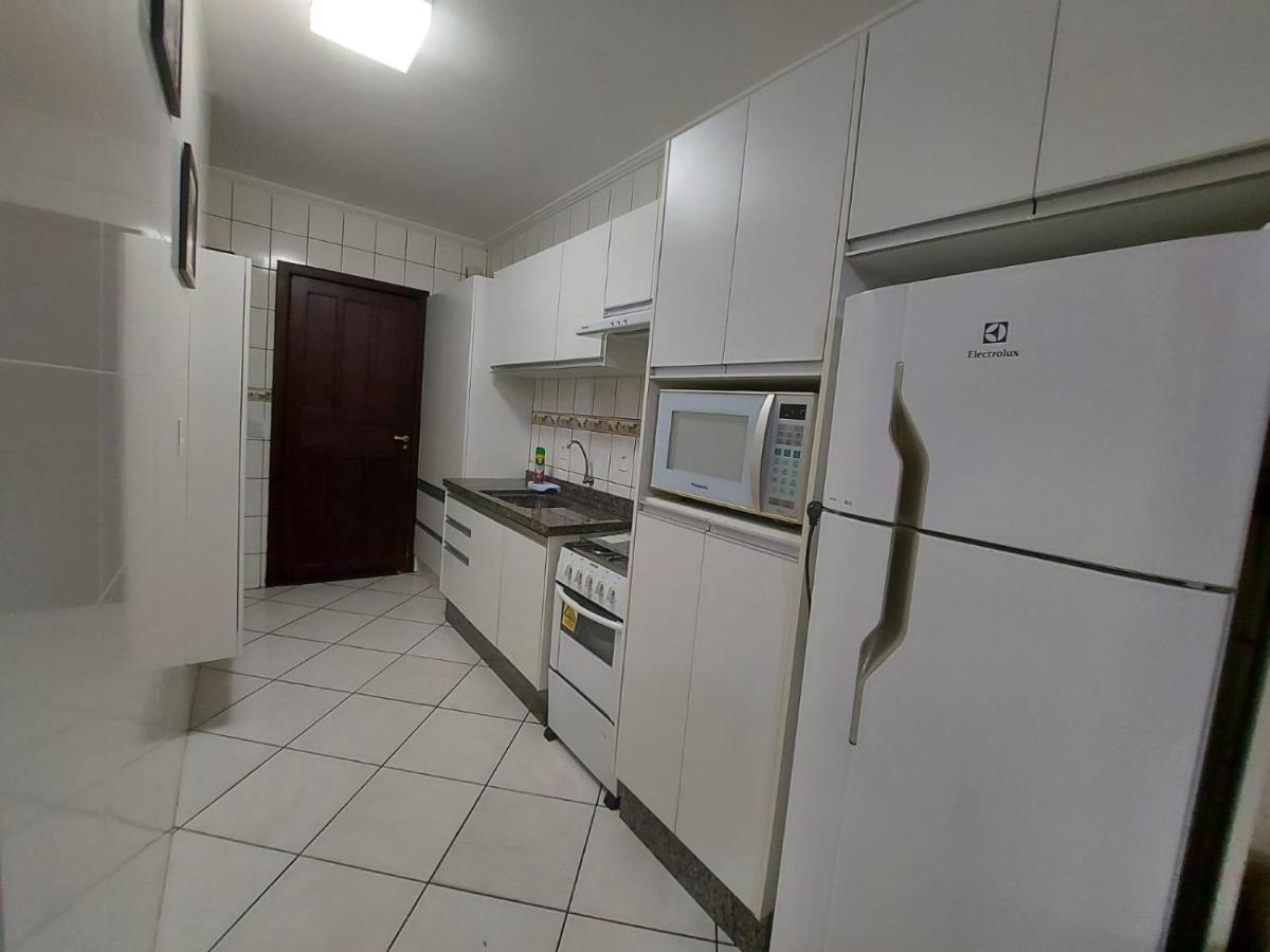 Apartamento 12 - Bombinhas - 200 Metros Da Praia Экстерьер фото
