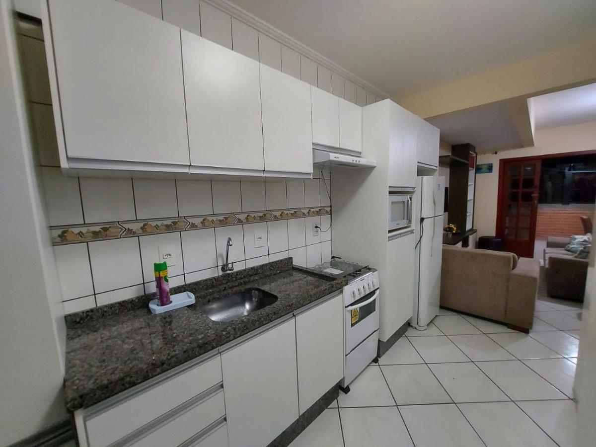 Apartamento 12 - Bombinhas - 200 Metros Da Praia Экстерьер фото