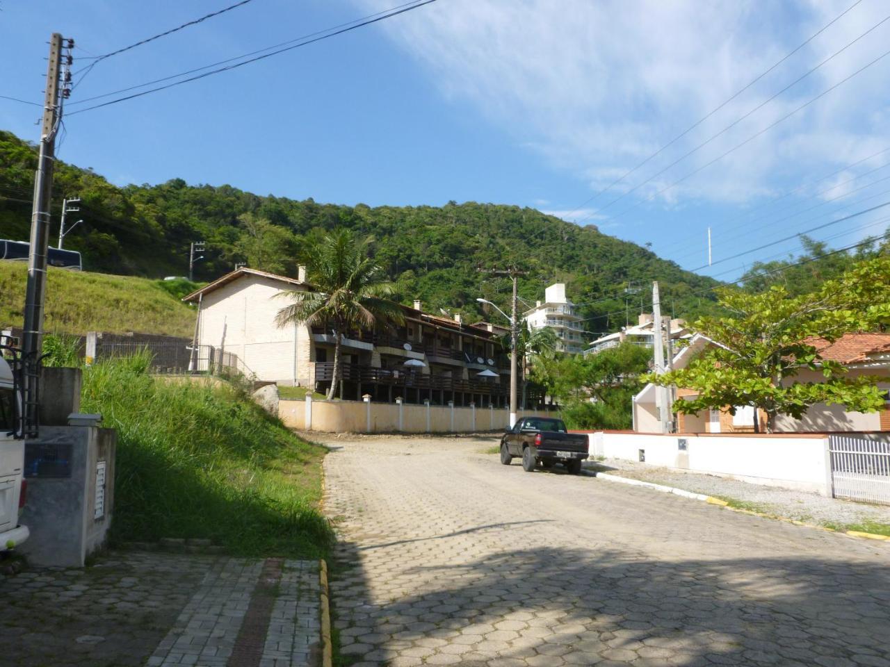 Apartamento 12 - Bombinhas - 200 Metros Da Praia Экстерьер фото